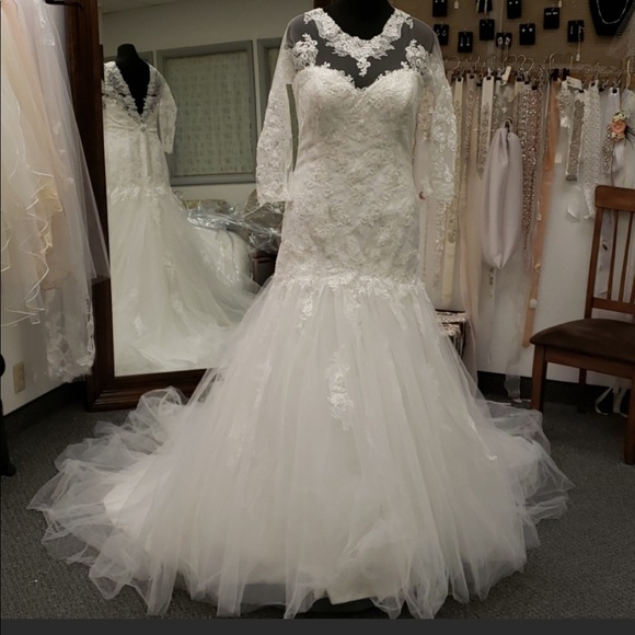 Sophia Tolli Long Sleeve White Lace Wedding Dress - Picture 2 of 7